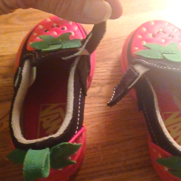 Toddler Vans "Strawberry" Sneakers - Size 5 - Picture 4 of 7